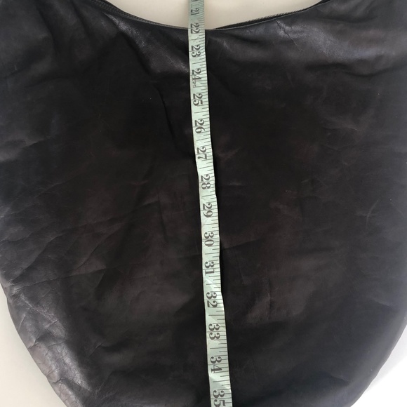 MO851 brown leather soft cross-body bag - Picture 6 of 8